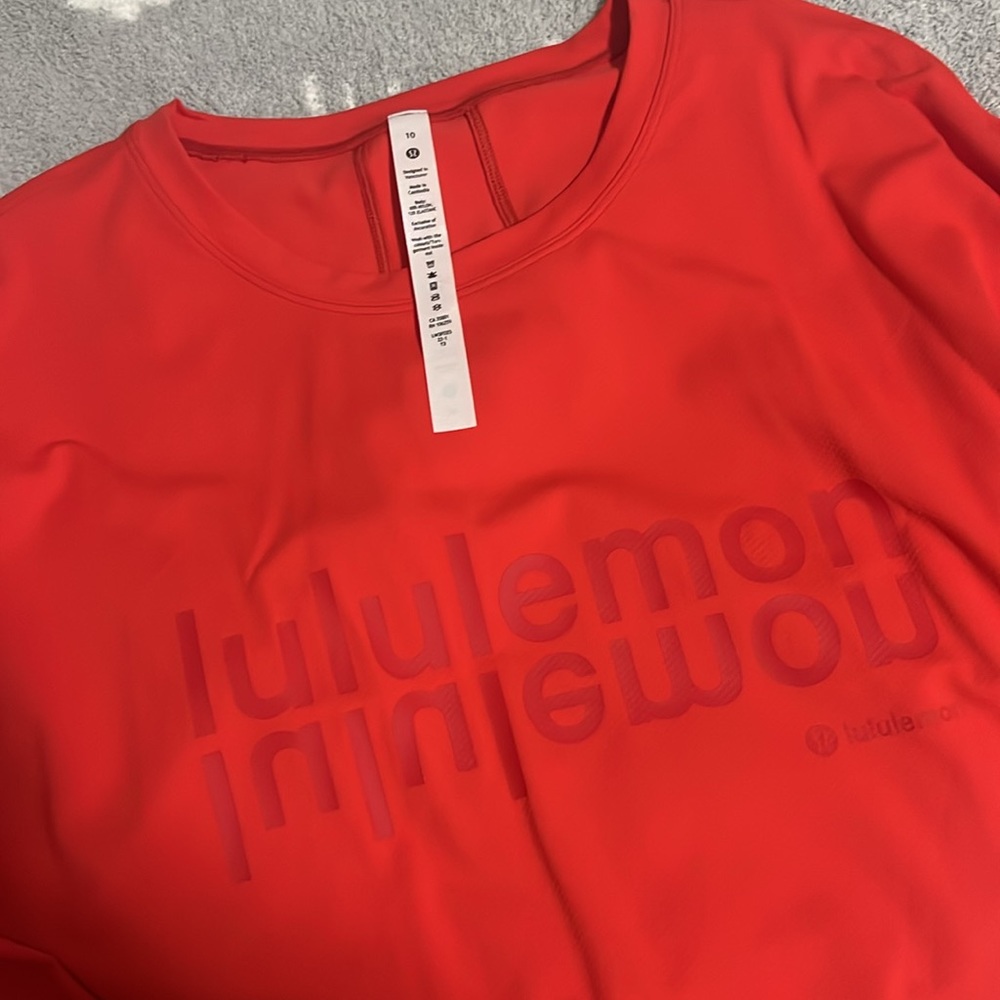 Lululemon Muscle Love Long Sleeve Logo